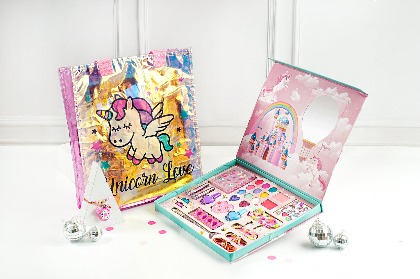 28 Pcs Makeup And Accessories Hamper