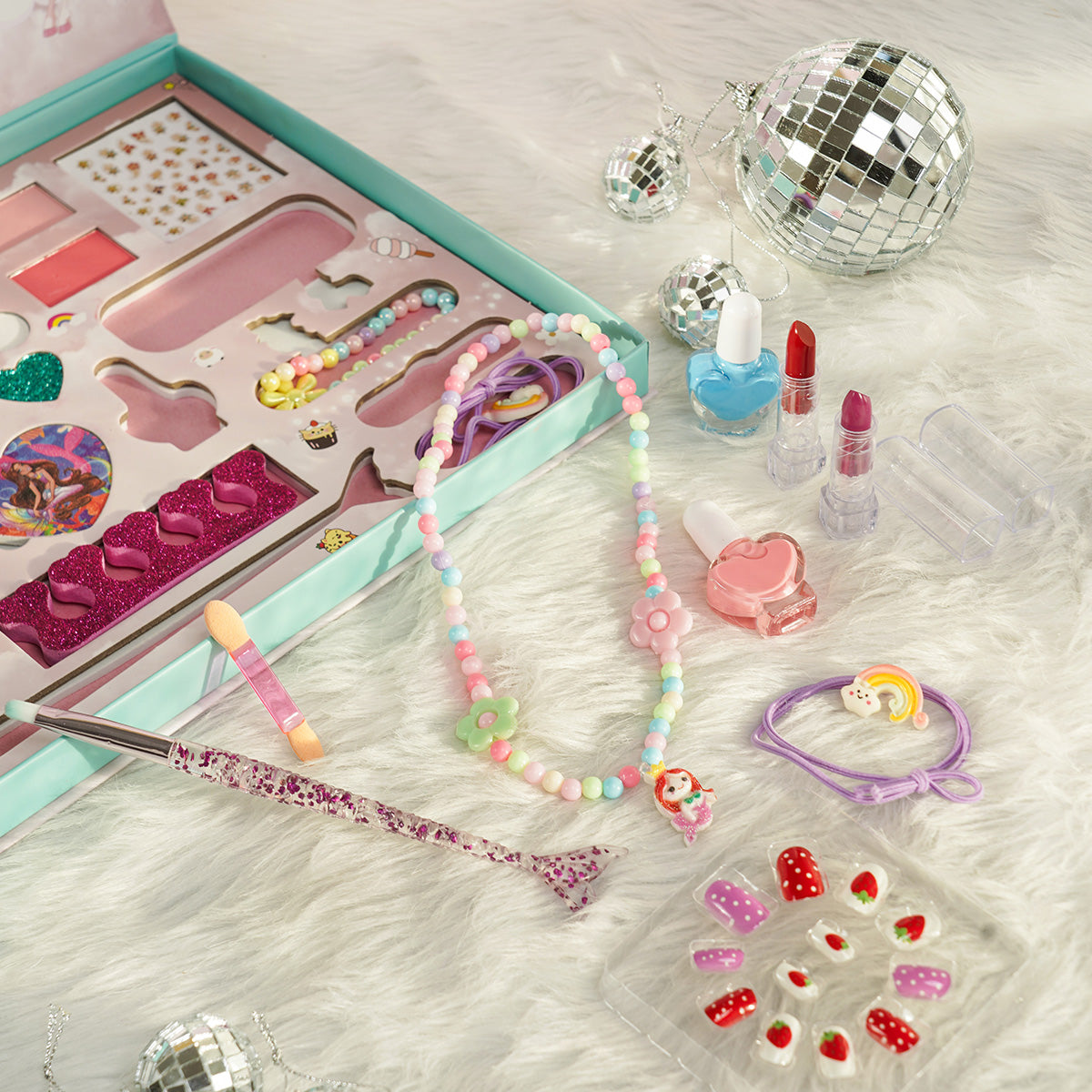 28 Pieces Make Up & Accessory Kit - Kee&Ka